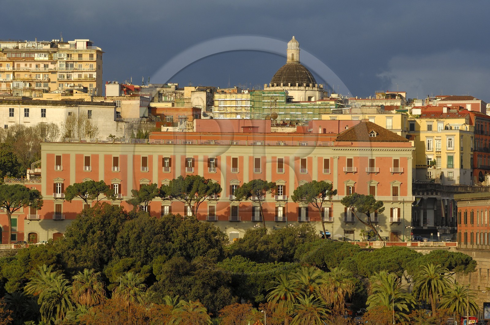 Italie, Campanie, Naples, centre historique classé Patrimoine Mondial de l'UNESCO, immeuble de la Via Cesario Console