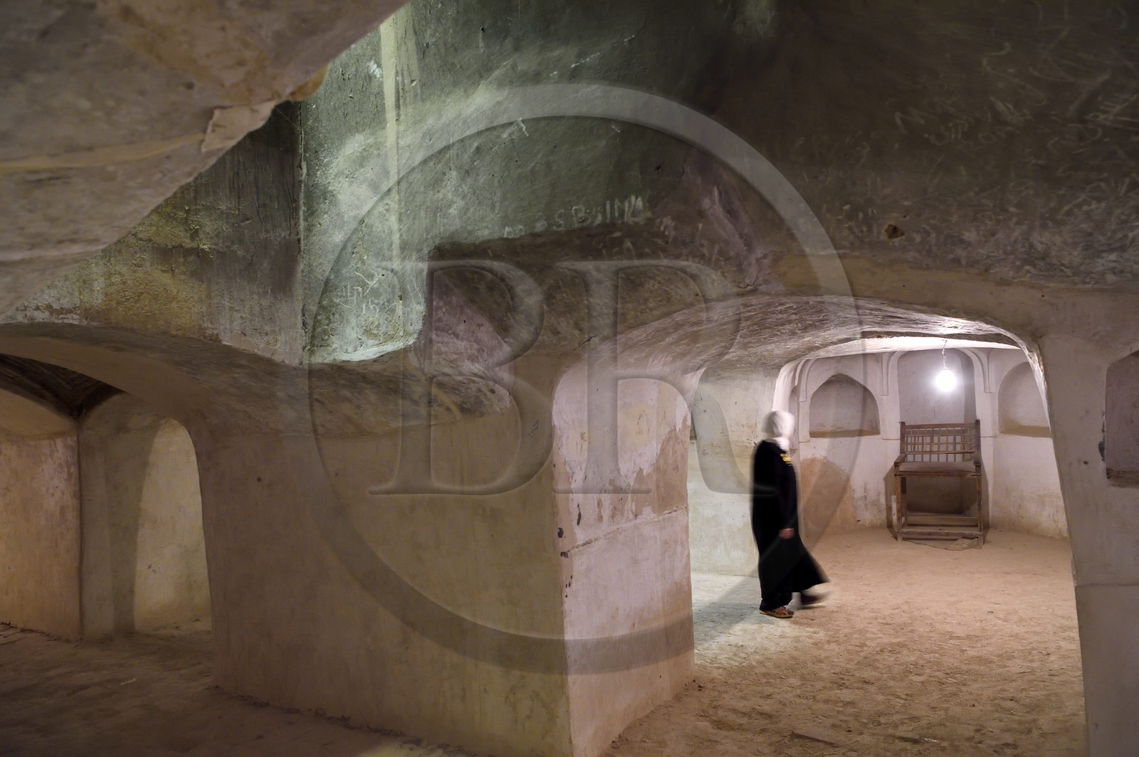 Iran, Province d'Ispahan, désert du Dasht-e Kavir, ville de Nain ou Na'in, la mosquée Jameh de style Khorasani est l'une des plus anciennes (9ème siècle) en Iran et encore en activité aujourd'hui, salle de prière souterraine, ancien lieu de culte zoroastrien