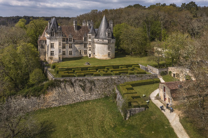 France, Dordogne, Perigord Vert, Villars, Renaissance style Puyguilhem castle (aerial view)