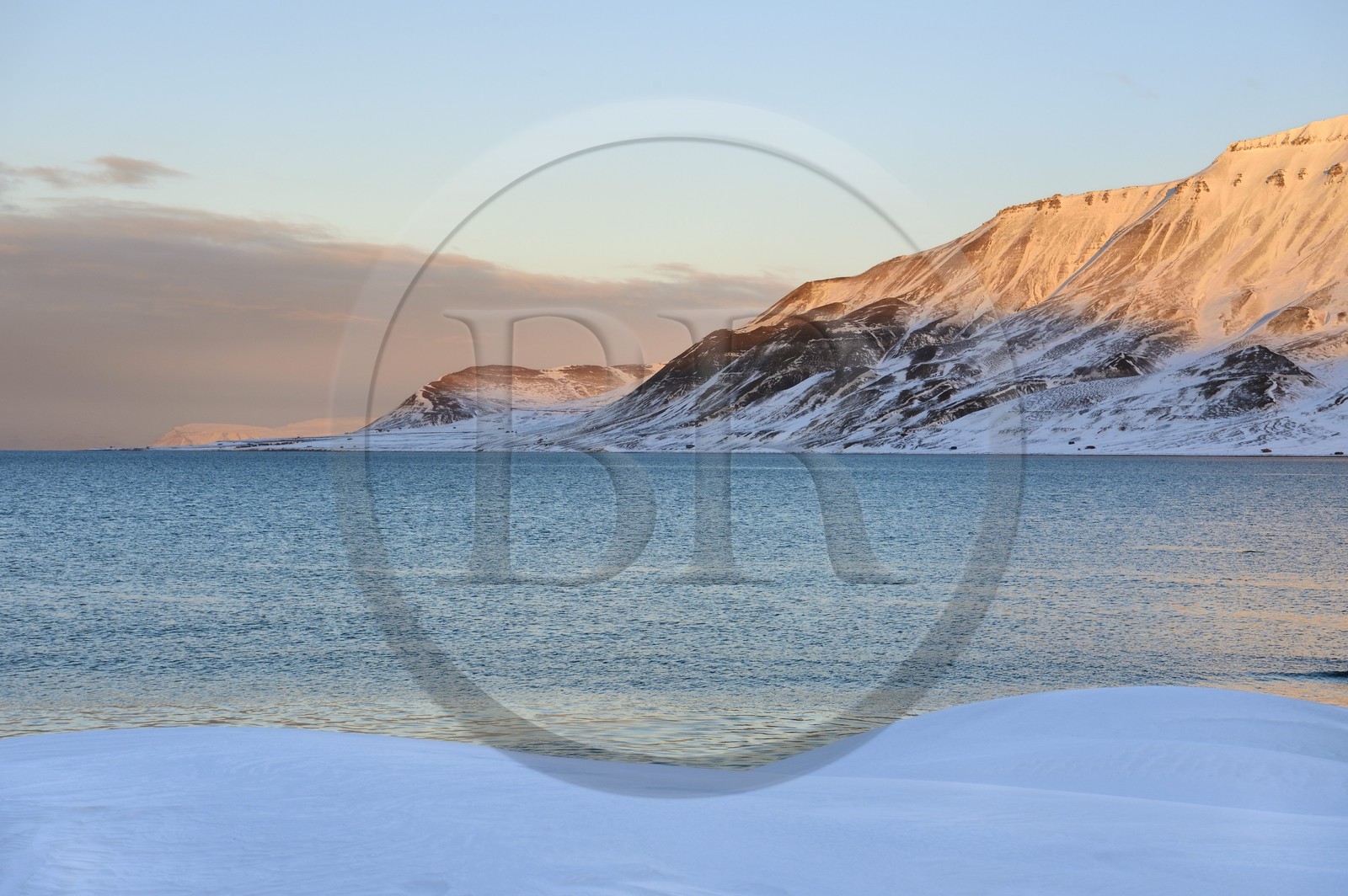 Norway, Svalbard, Spitzbergen, Longyearbyen, Adventfjorden