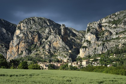 France, Alpes-de-Haute-Provence (04), Parc Naturel Régional du Verdon, Moustiers-Sainte-Marie, labellisé Les Plus Beaux Villages de France