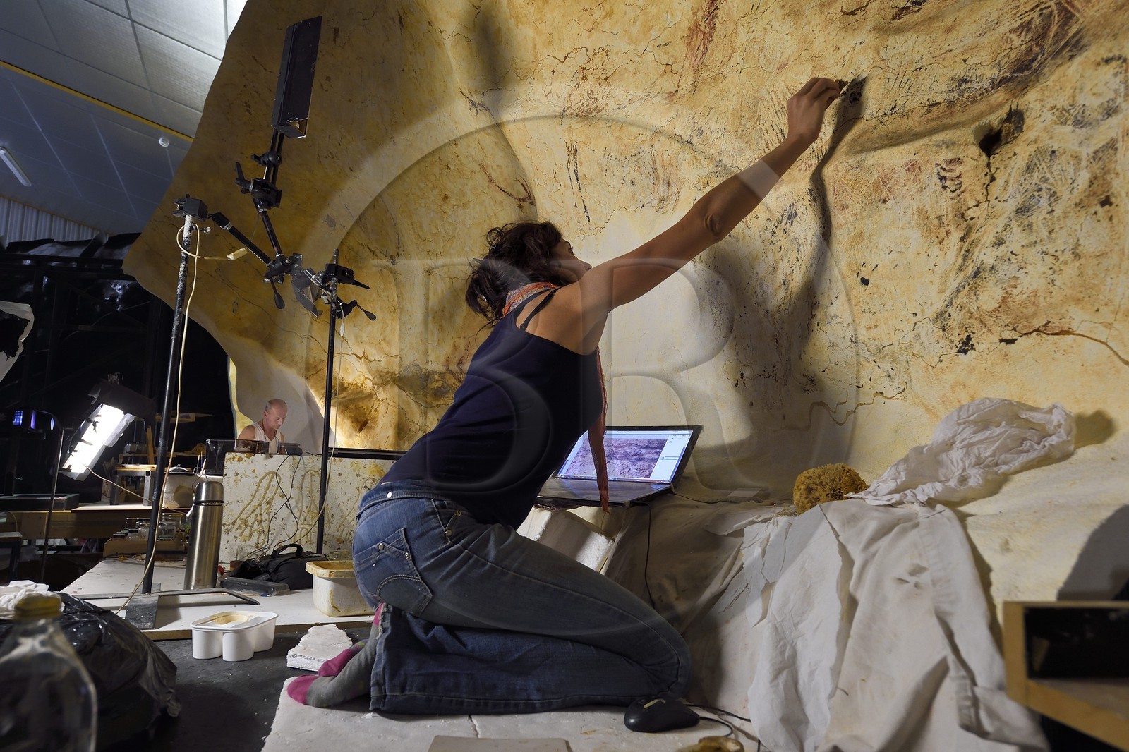 France, Dordogne, Montignac, the Atelier des Fac-Similés du Périgord (Perigord's Facsimile Workshop AFSP) specialised in mineral reproduction of prehistoric painted walls using “stone veil” patented technique and in charge of the Lascaux cave’s walls faithfull reconstitution, reproductions of the paintings, compulsory mention Atelier des Fac-Similés du Perigord