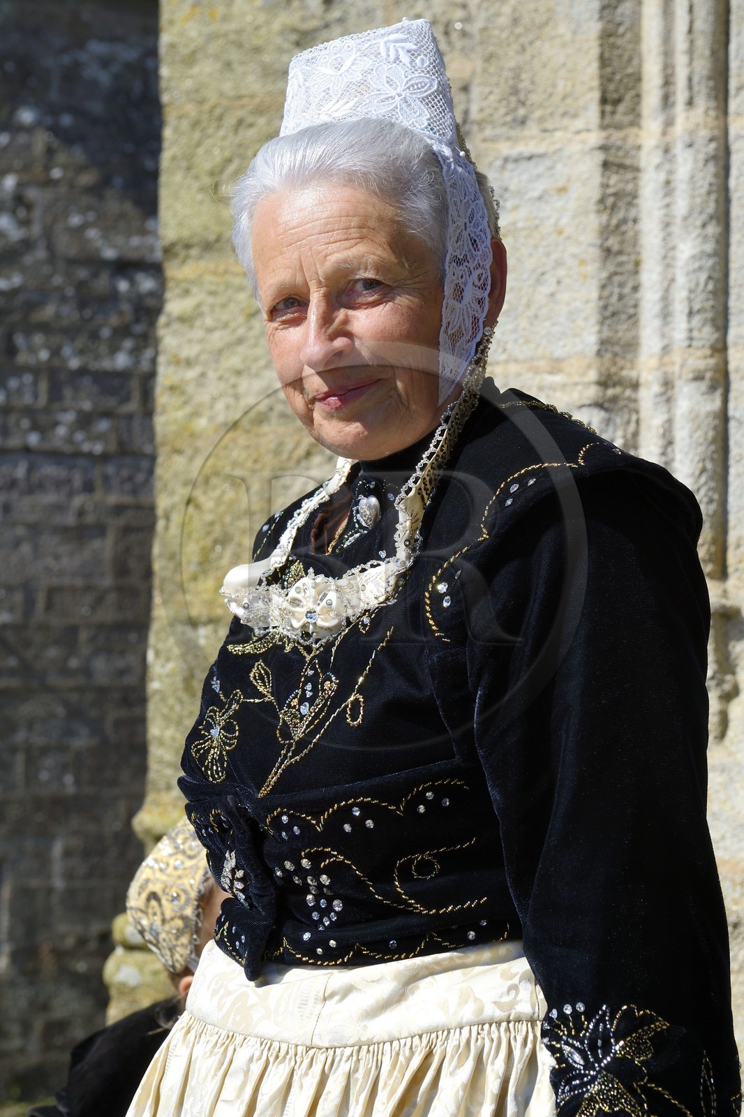 France, Finistère (29), Locronan, procession de la petite Troménie, costume traditionnel breton, Annie Louboutin
