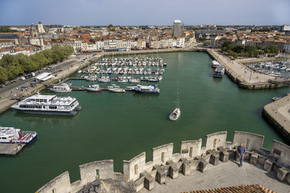 France, Charente-Maritime (17), La Rochelle, le Vieux Port vu depuis le sommet de la Tour Saint-Nicolas