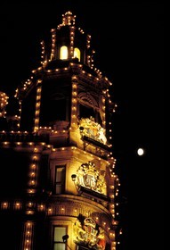 Royaume-Uni, Londres, le grand magasin Harrod's sur Brompton street