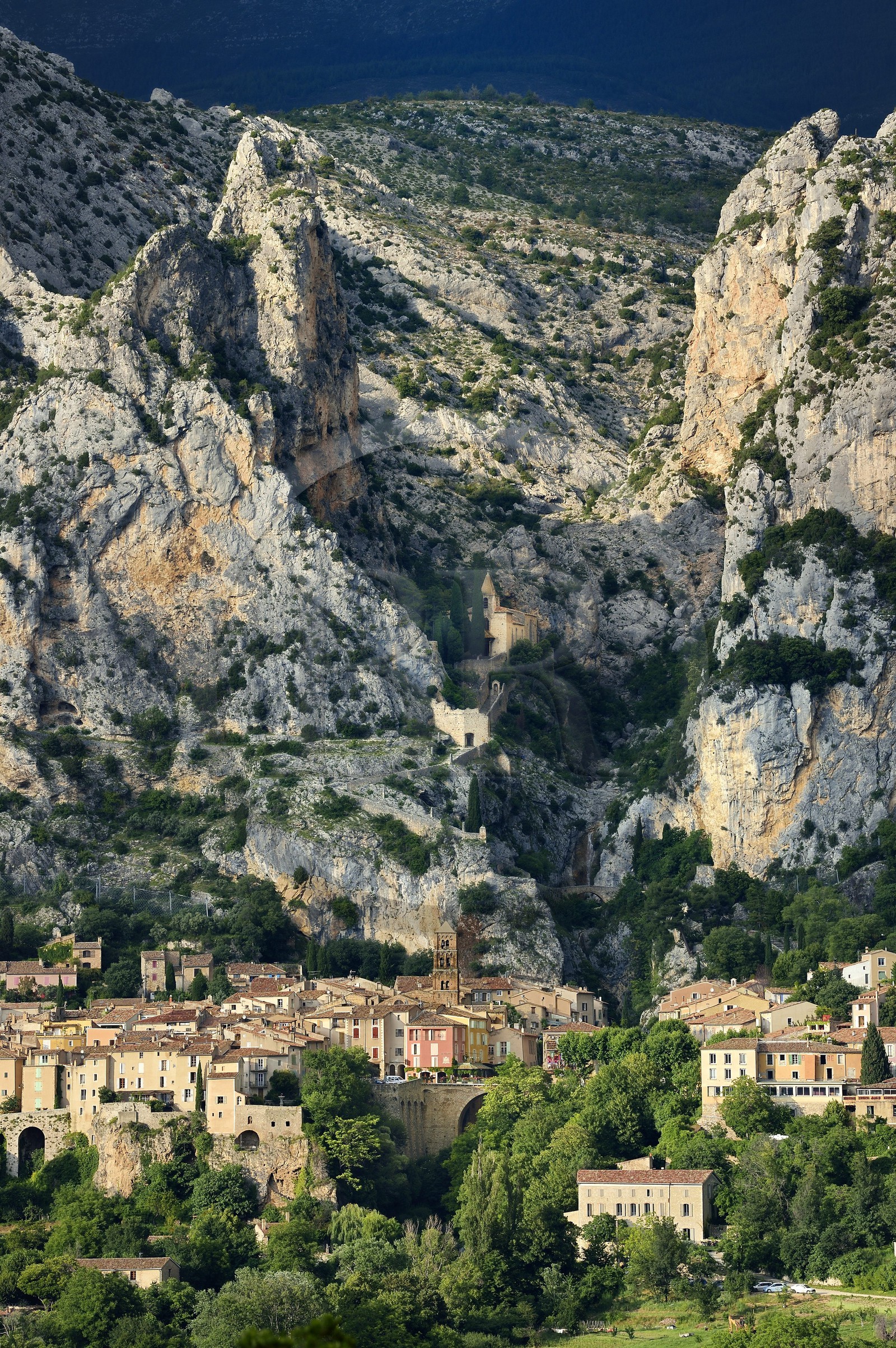 France, Alpes-de-Haute-Provence (04), Parc Naturel Régional du Verdon, Moustiers-Sainte-Marie, labellisé Les Plus Beaux Villages de France