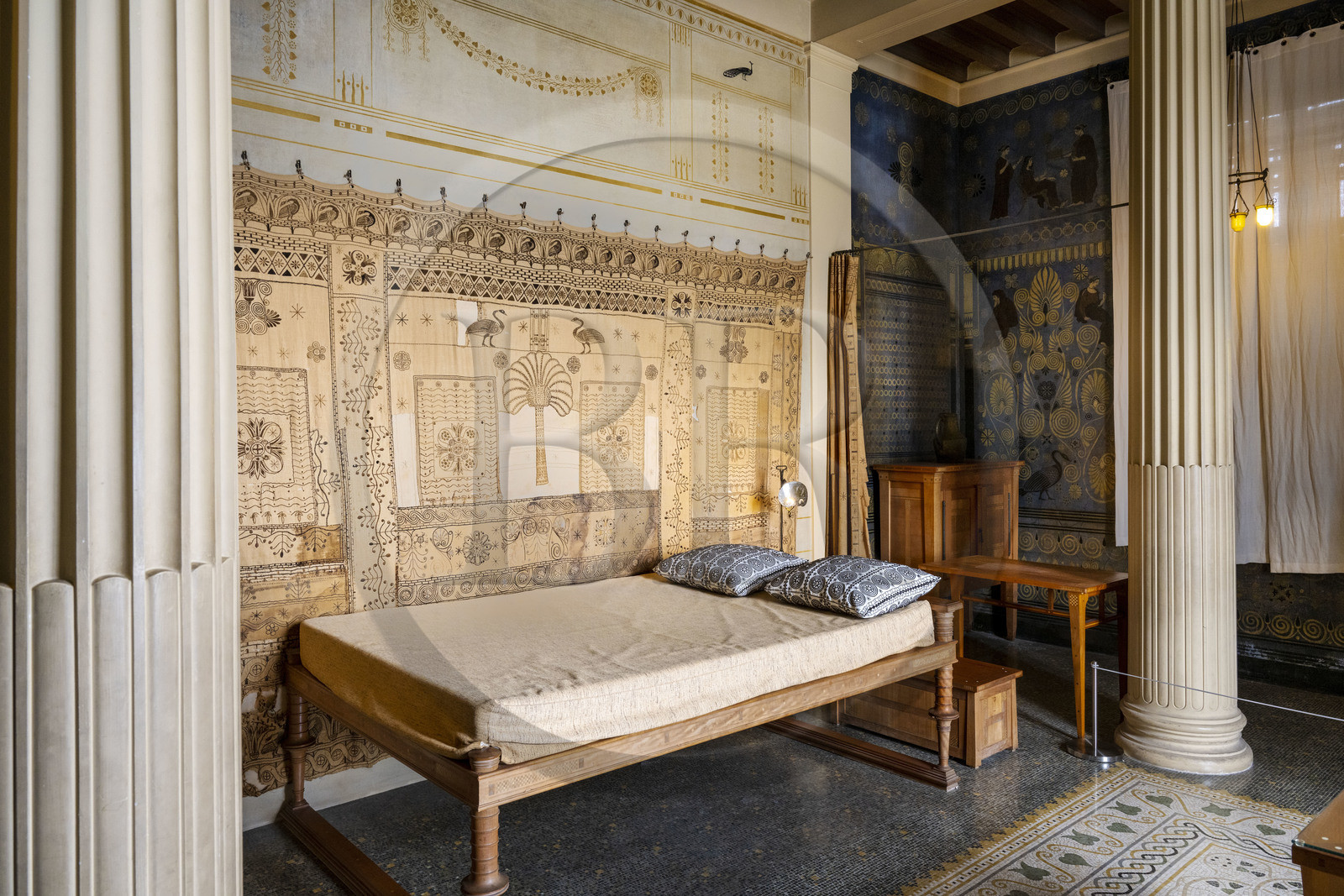 France, Alpes-Maritimes (06),  France, Alpes Maritimes (06), Beaulieu sur Mer, villa Kerylos de style neo-grec construite en 1908 par architecte Emmanuel Pontremoli, chambre de madame Reinach