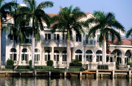 Etats-Unis, Floride, ville de Boca Raton, belles demeures derrière Spanish River Park