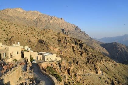 Sultanat d'Oman, Gouvernorat d'Al-Batina du Sud, Hajar occidental, Wadi Mistall, village de Wakan (Wukan), Sama Wakan Heritage Home, chambres d’hotes de charme et terrasse avec vue
