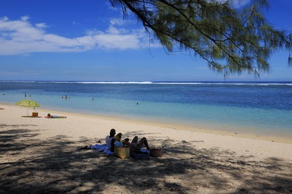France, île de la Réunion, Saint-Paul, la plage du lagon de la Saline-les-Bains