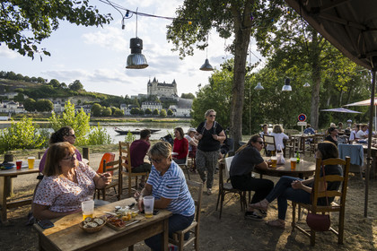 France, Maine-et-Loire (49), vallée de la Loire classée au Patrimoine Mondial par l'UNESCO, Saumur, Guinguette secrète de l'Ile d'offard