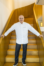 France, Hérault (34), Montpellier, quartier Richter, les rives du Lez, immeuble L'Arbre Blanc de l'architecte japonais Sou Foujimoto, le chef Eric Cellier du restaurant l'Arbre