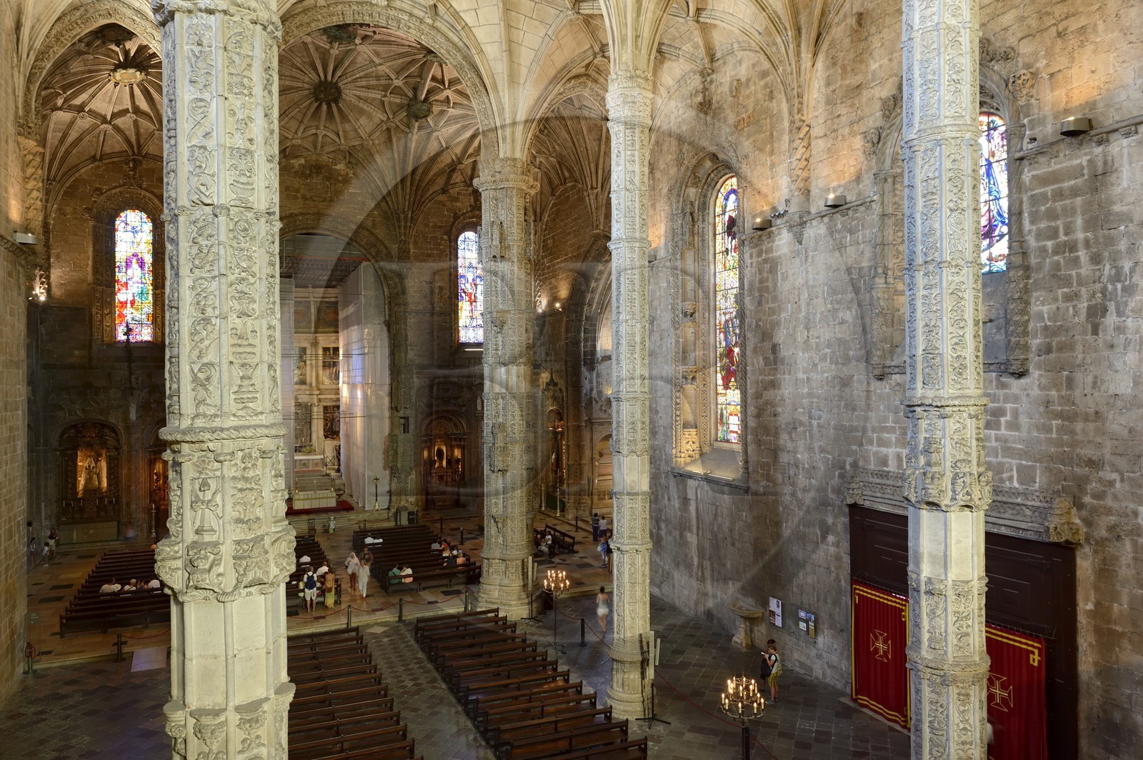 Portugal, Lisbonne, Bélem, Monastere des Hiéronymites (Mosteiro dos Jerónimos), classé Patrimoine Mondial de l'UNESCO, église Santa Maria, la décoration des piliers et de la voute sont de Joao de Castilho dans le pure style manuélin