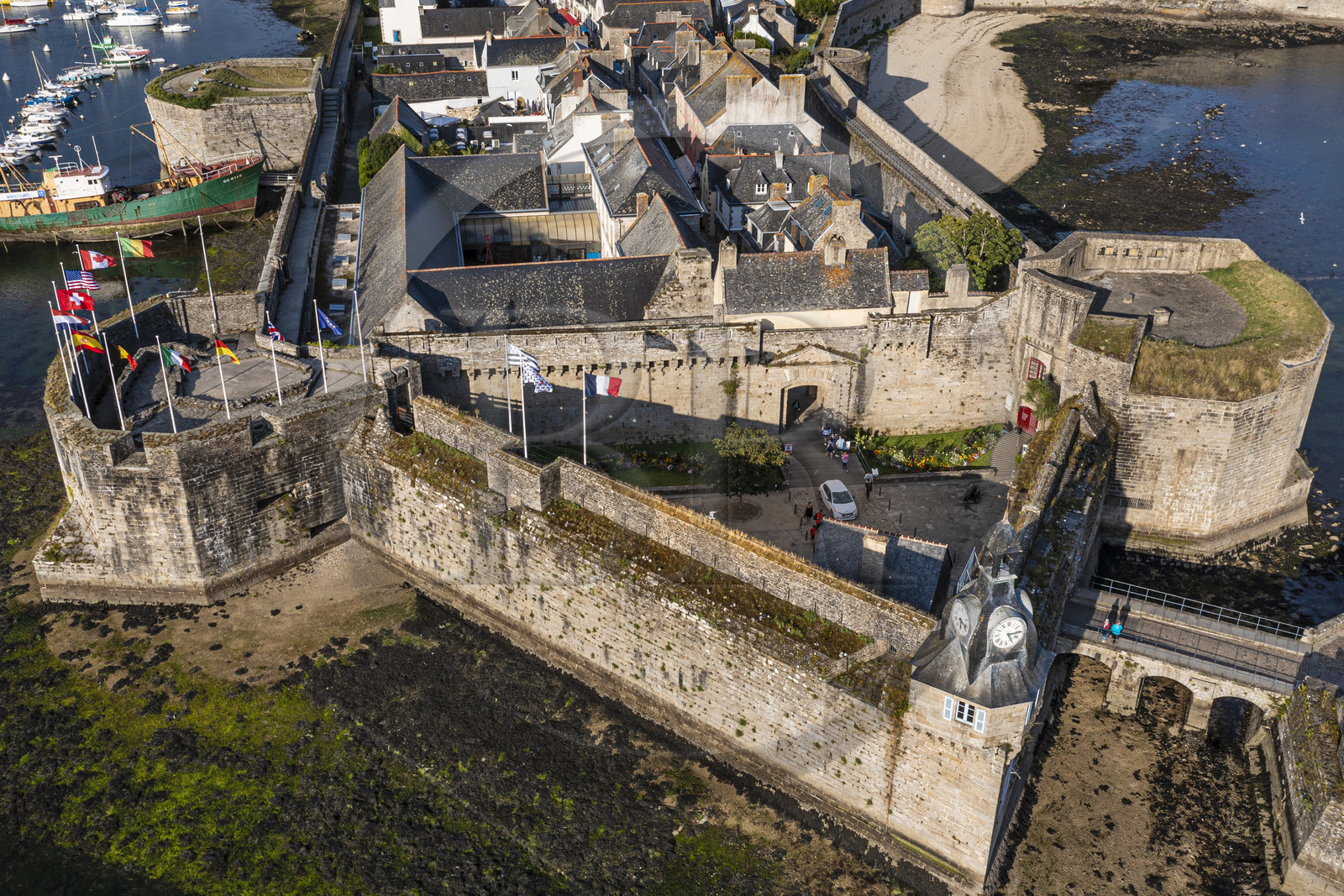 France, Finistère (29), la Cornouaille, Concarneau, la ville close (vue aérienne)
