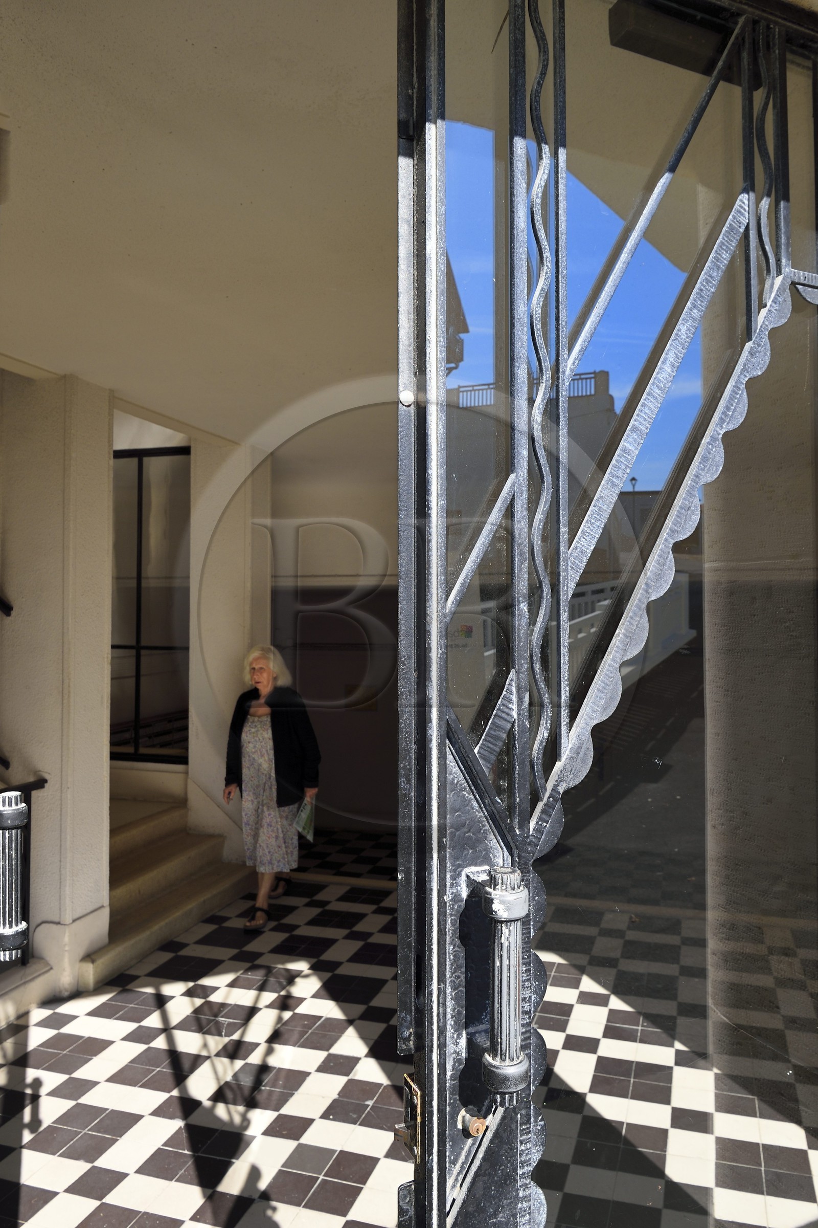 France, Pyrénées-Atlantiques (64), la côte du Pays-Basque, Guéthary, l'ancien hotel Guétharia art déco construit dans les années 1920 transformé en résidence