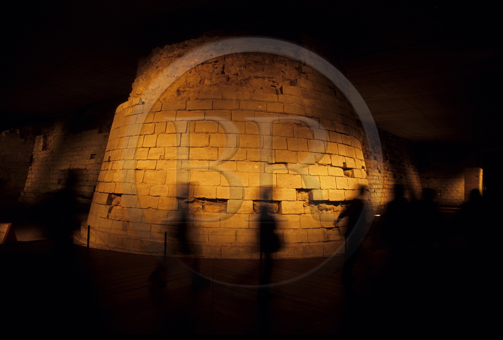 France, Paris (75), Le Louvre médiéval, les fossés du château de Philippe Auguste