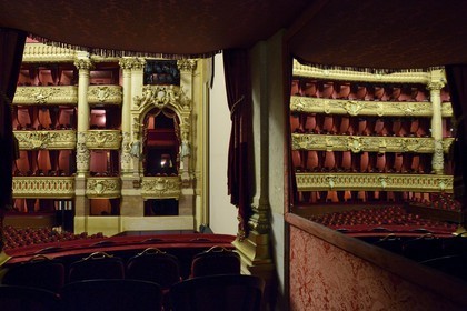 France, Paris (75), Opéra Garnier, la loge de l'empereur dans la grande salle depuis la loge de l'impératrice France, Paris, Garnier Opera, the loge of the Emperor in the auditorium seen from the loge of the Empress