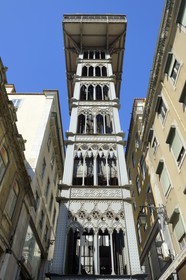 Portugal, Lisbonne, quartier de Baixa pombalin, elevador de Santa Justa, tour métallique avec ascensceur en style néogothique, construit en 1902 par Raoul Mesnier du Ponsard, étudiant de Gustave Eiffel