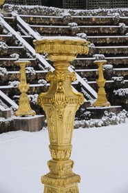 France, Yvelines (78), parc du château de Versailles sous la neige, classé Patrimoine Mondial de l'UNESCO, le Bosquet de la Salle de Bal