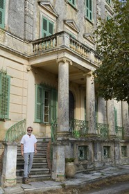 France, Haute-Corse (2B), Cap Corse, Rogliano, le palazzu Nicrosi (Palazzi ou Maison d'Americain),  Jean-Noël Luigi qui dirige le domaine viticole réputé du Clos Nicrosi