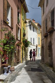 France, Var (83), Massif des Maures, Collobrières, place pasteur, ruelle du vieux village