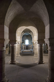 France, Vendée (85), Vouvant, labellisé Les Plus Beaux Villages de France, l'église Notre-Dame-de-l'Assomption, la  crypte