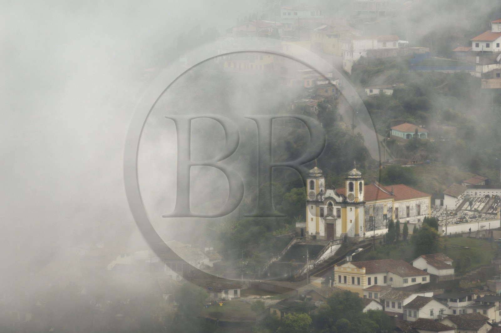 Brésil, Etat du Minas Gerais, ville de Ouro Preto, centre historique classé Patrimoine Mondial de l 'UNESCO, igreja de Santa Egenia dos Pretos (Route de l'or, Estrada Real)