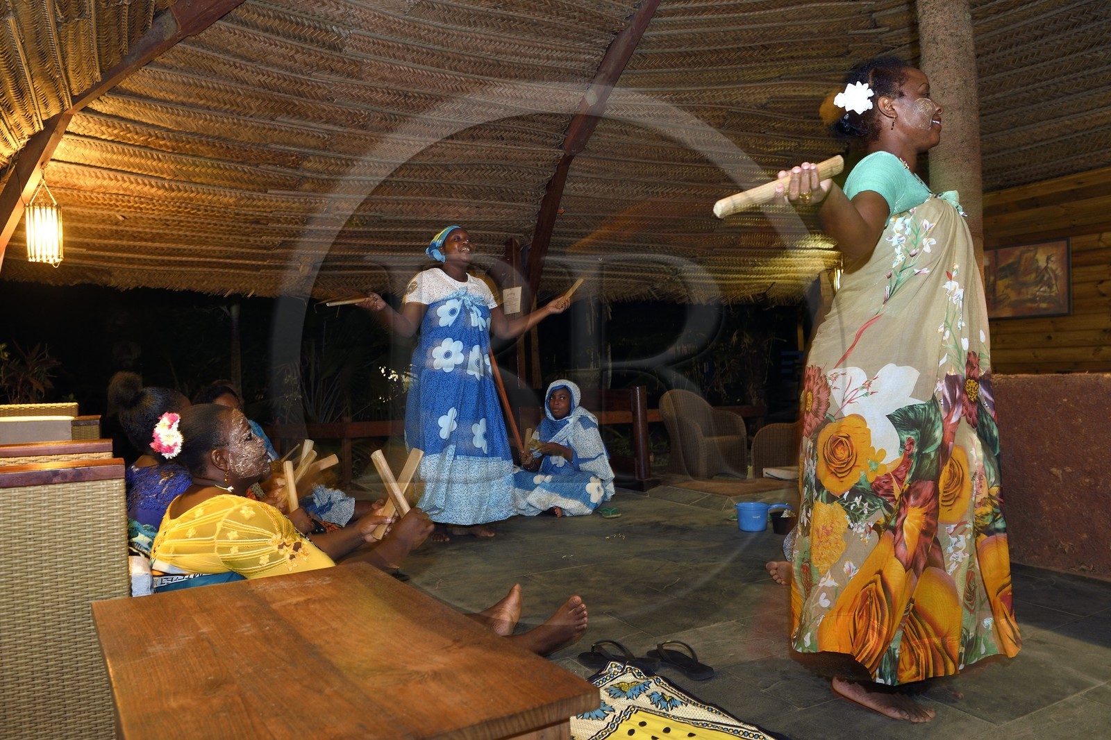 France, Ile de Mayotte, Grande-Terre, Kani-Keli, plage de N’Gouja, écolodge au Jardin Maoré, demonstration de musiques et danses traditionnelles maoré