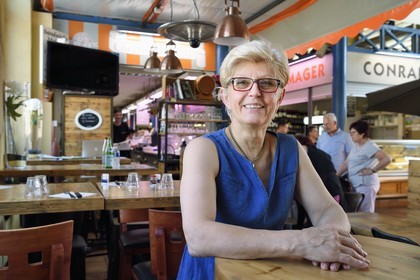 France, Moselle (57), Metz, Marché Couvert, épicerie fine et restaurant Chez Mauricette, Mauricette Vonner
