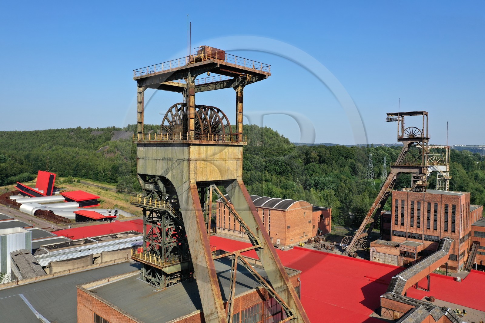 France, Moselle (57), Petite-Rosselle, le musée du carreau Wendel, le carreau Wendel et ses puits (vue aérienne)
