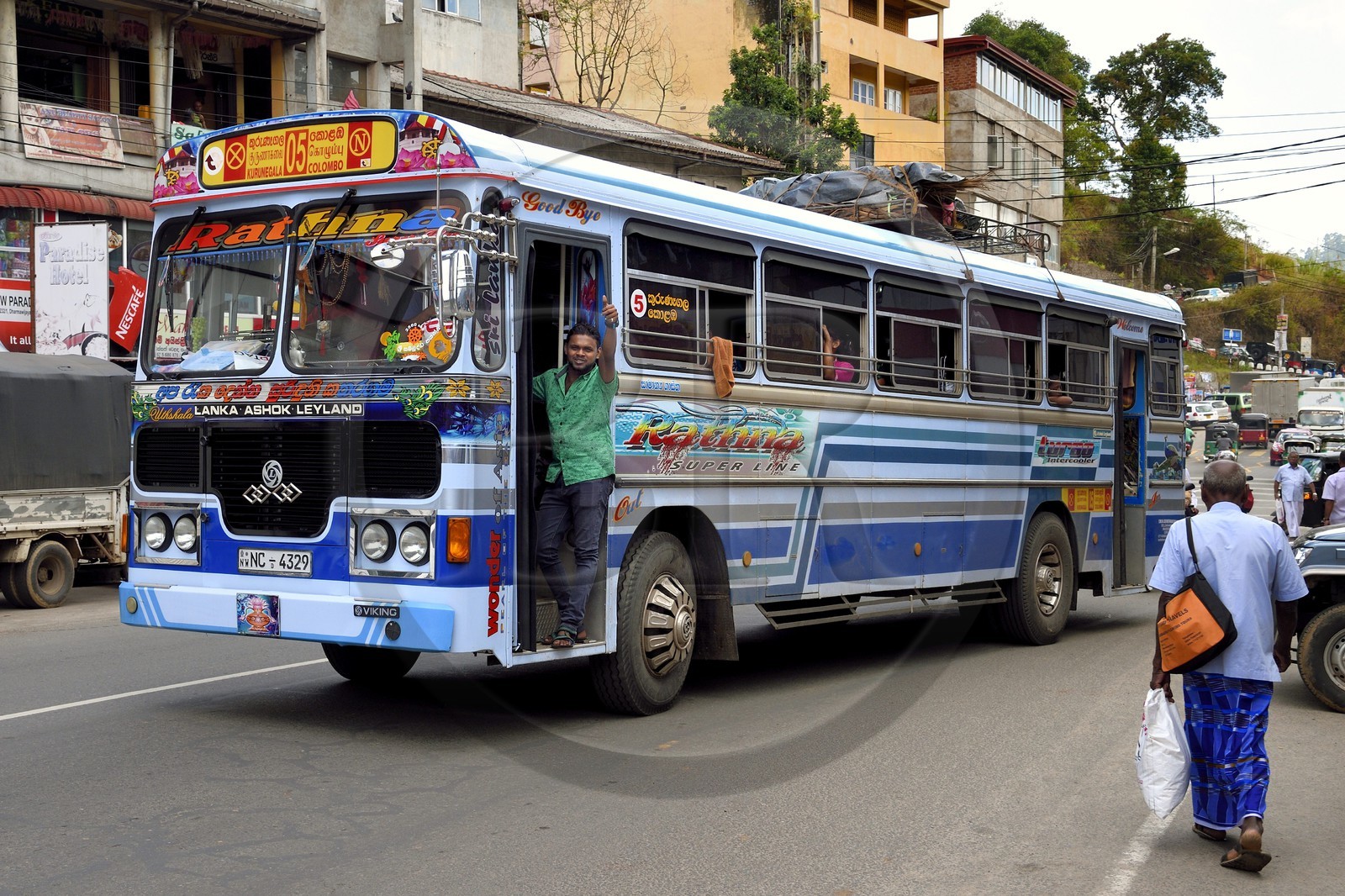 Sri Lanka, Province d'Uva, Bandarawela, bus intercité privé