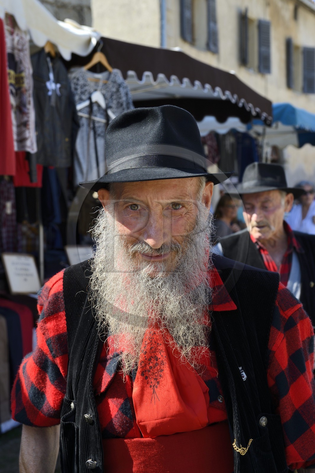 France, Haute-Corse (2B), région du Niolu (Niolo), Casamaccioli, fête de la Santa du Niolu où l'on célèbre la Nativité de la Vierge, berger qui vient du Golfe de Savone pour l'occasion