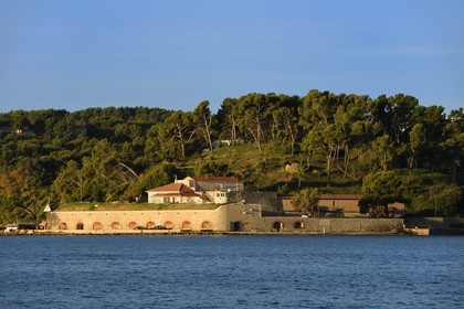 France, Var (83), la rade de Toulon, La Seyne-sur-Mer, Fort de l'Eguillette sur la corniche Bonaparte
