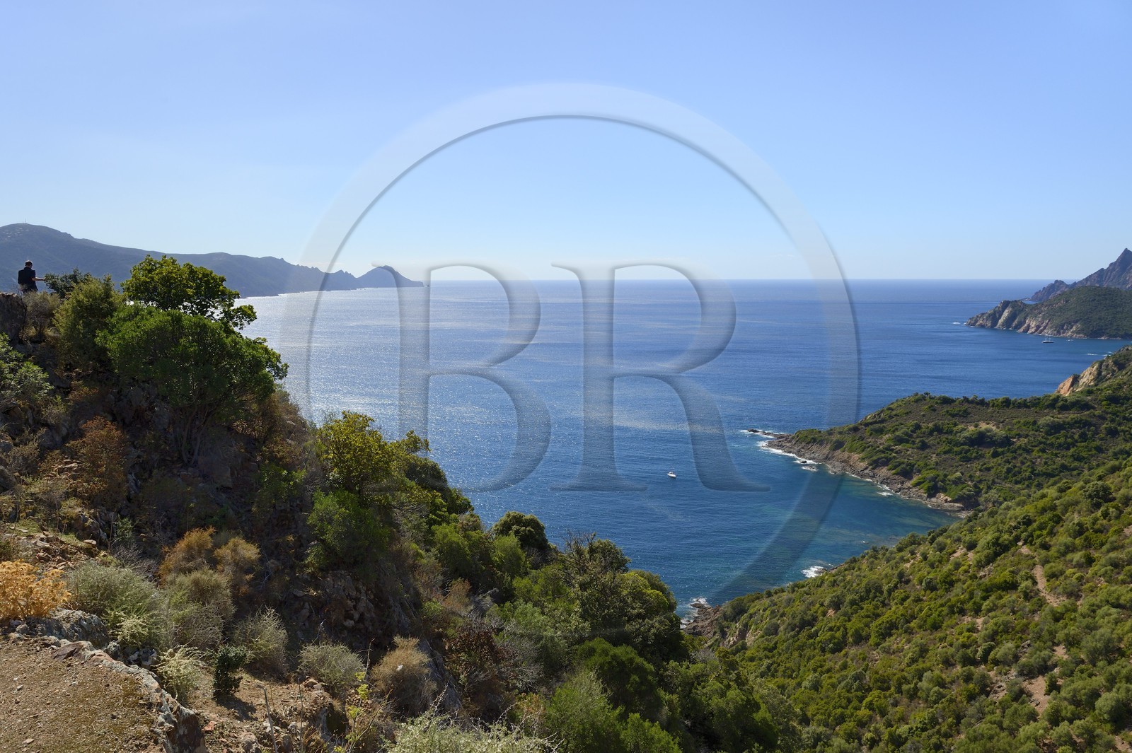 France, Corse-du-Sud (2A), Golfe de Porto, classé Patrimoine Mondial de l'UNESCO, en arrière plan le Capo Rosso sur la gauche et le Capo Senino sur la droite