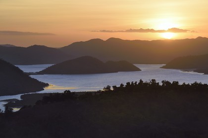 Philippines, Calamian Islands dans le nord de Palawan, Busuanga Island, ville de Coron, le point de vue du mont Tapyas qui surplombe la ville et les iles environnantes
