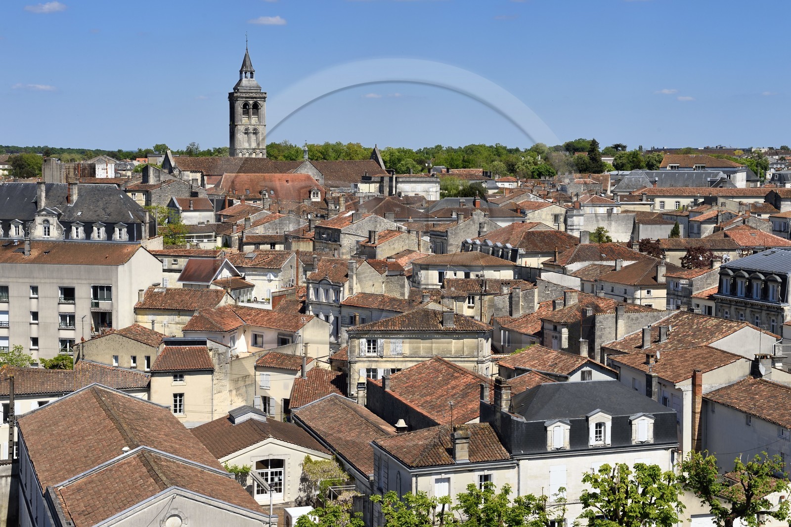 France, Charente (16), Cognac, la ville depuis la Fondation d’Entreprise Martell, institution culturelle et d'art contemporain