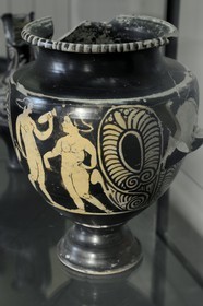 Italie, Toscane, Val di Cecina, Volterra, Museo Etrusco Guarnacci (Musée Etrusque Guarnacci), vase représentant une figure érotique