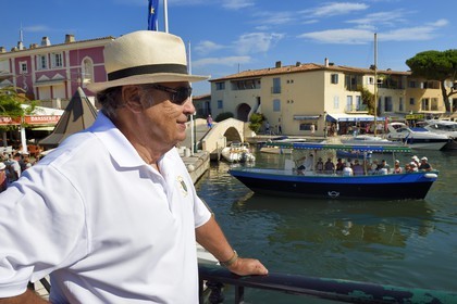 France, Var (83),  golfe de Saint-Tropez, la cité lacustre de Port-Grimaud, Jean-Claude Filhastre est l'un des habitants pionniers de Port-Grimaud