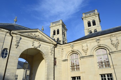 France, Meuse (55), Verdun, Ville Haute, le centre mondial de la Paix, des Libertés et des Droits de l'Homme situé dans l'ancien palais épiscopal et la cathédrale Notre-Dame du Xe siècle