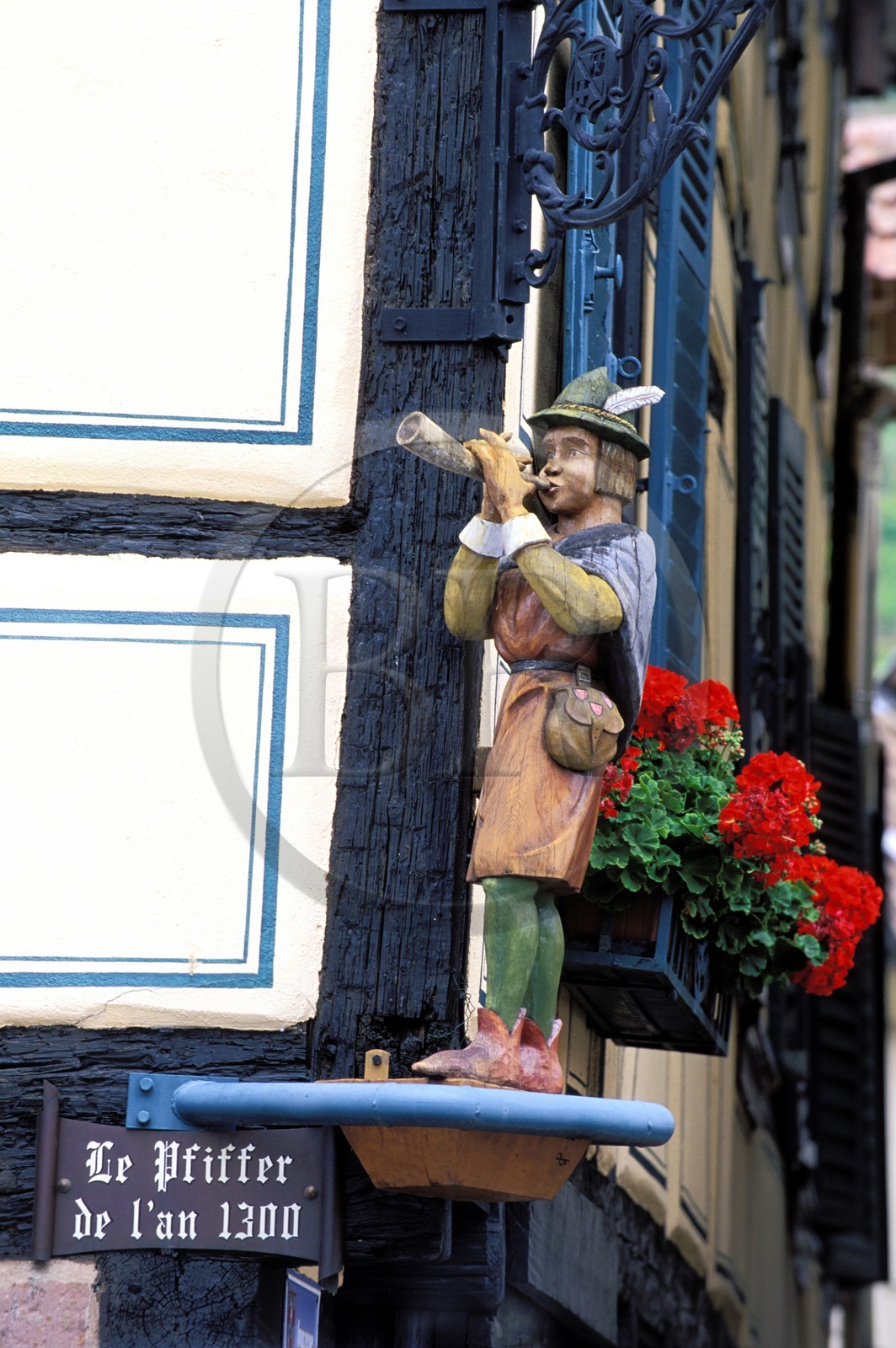 France, Haut-Rhin (68), Ribeauvillé, sculpture du joueur de fifre