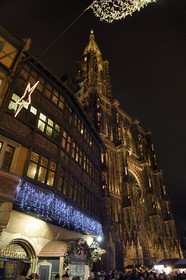 France, Bas Rhin, Strasbourg, old town listed as World Heritage by UNESCO, Christmas Market (Christkindelsmarik) place de la Cathedrale and Notre Dame Cathedral