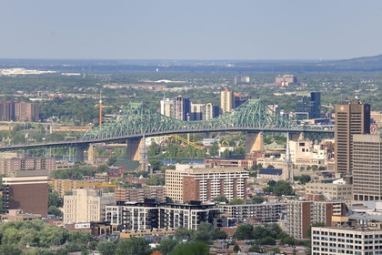 Canada, Québec, Montréal, le pont Jacques-Cartier sur le fleuve Saint-Laurent