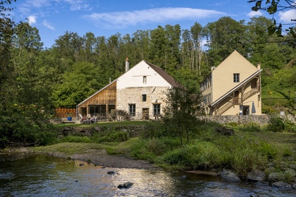 France, Yonne (89), vallée de la rivière Cousin, Pontaubert, ancien moulin devenu l'hotel des templiers