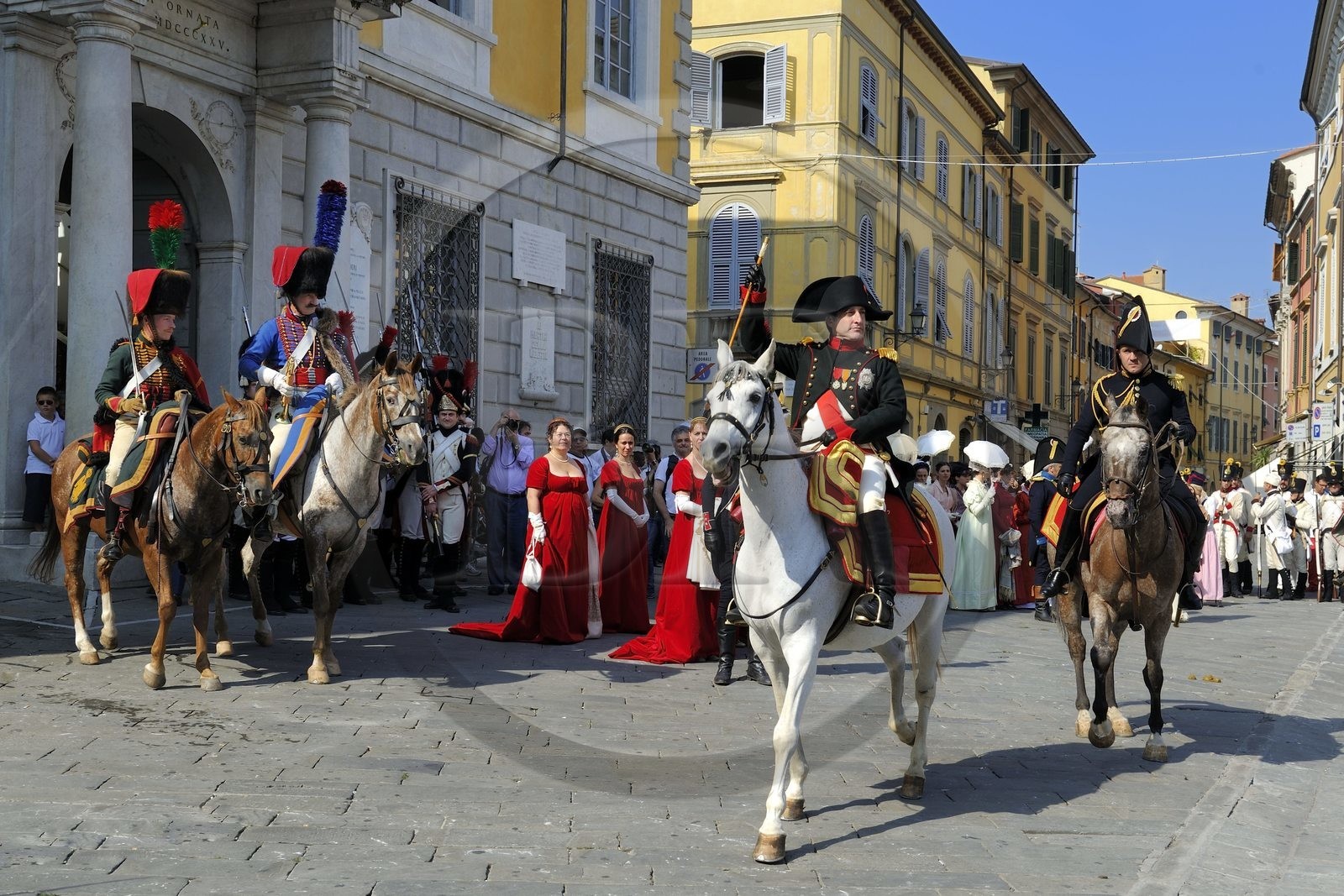 Italie, Ligurie, Sarzana, Napoleon Festival, Napoléon et sa suite devant le Palazzo Roderio sur la Piazza Matteotti