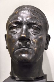 Allemagne, Berlin, le Deutsches Historisches Museum (musée de l’histoire allemande), Régime national-socialiste et la seconde guerre mondiale, Hitler