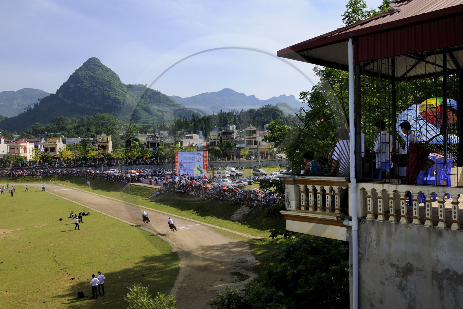 Vietnam, province de Lao Cai, Bac Ha, course annuelle de chevaux