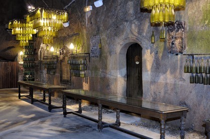 France, Indre et Loire (37), Chinon, les Caves Painctes, confrérie des bons entonneurs rabelaisiens lors du Chapitre de la Fleur