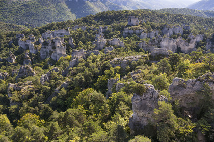 France, Aveyron (12), Causses et les Cévennes, paysage culturel de l'agro-pastoralisme méditerranéen, classés Patrimoine Mondial de l'UNESCO, Causse Noir, La Roque-Sainte-Marguerite, chaos de Montpellier-le-Vieux, la Cité de Pierres
