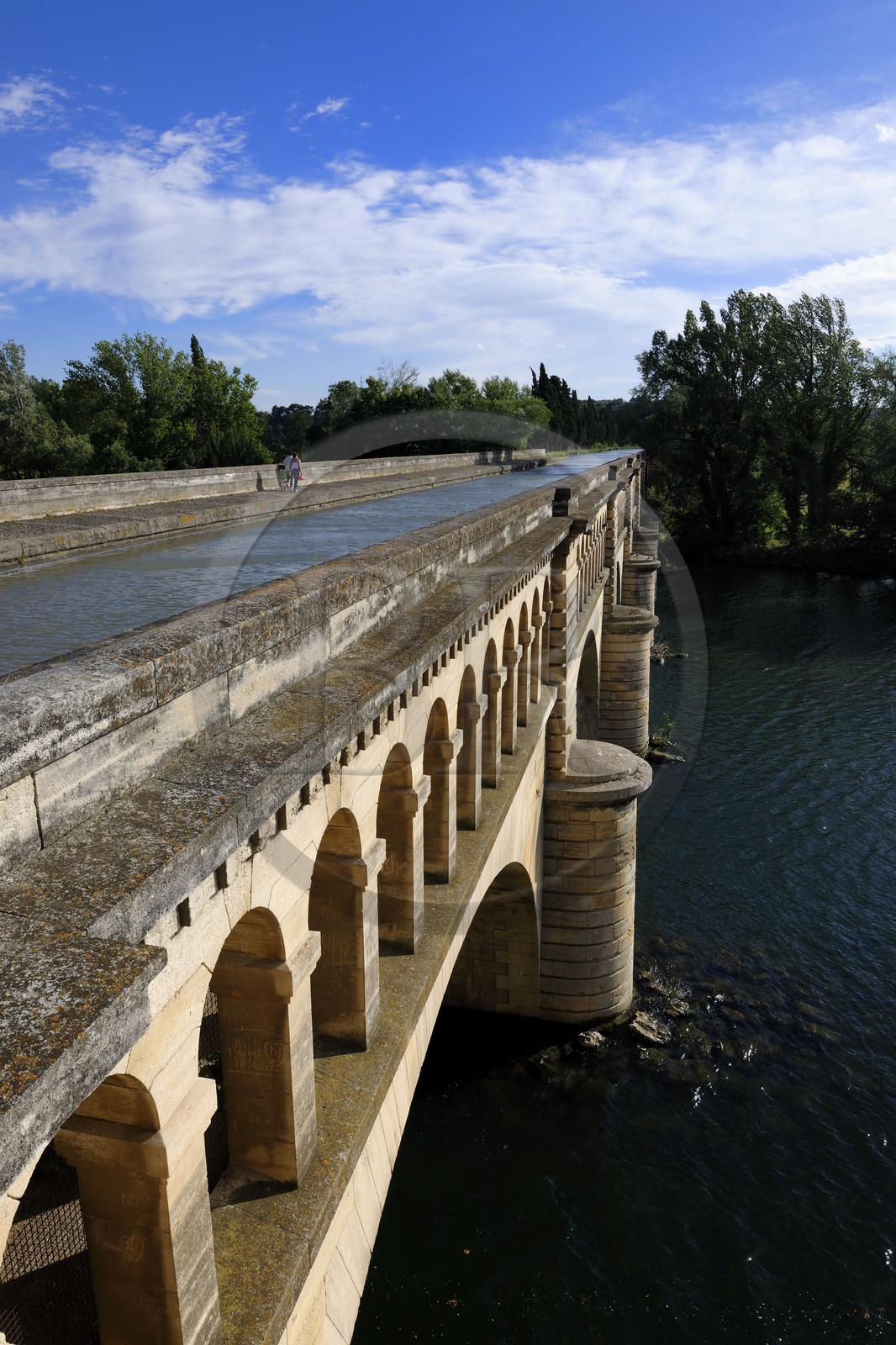 France, Hérault (34), Béziers, le Pont Canal du Canal du Midi, classé Patrimoine Mondial de l'UNESCO, passant sur la rivière Orb