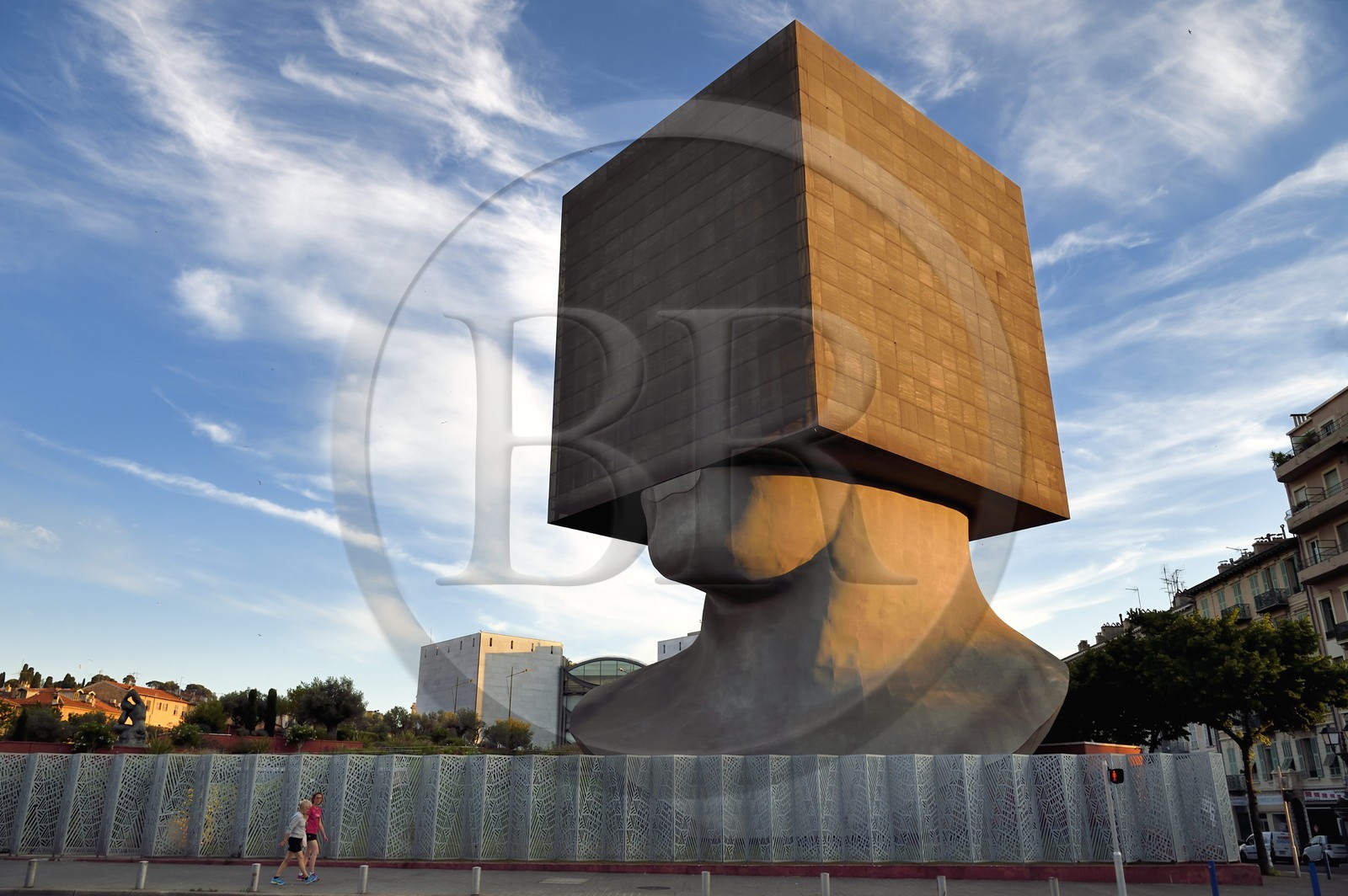 France, Alpes-Maritimes (06), Nice, la Tête Carrée, sculpture monumentale habitée qui accueille l'administration de la bibliothèque Louis Nucéra, sculpteur Sacha Sosno